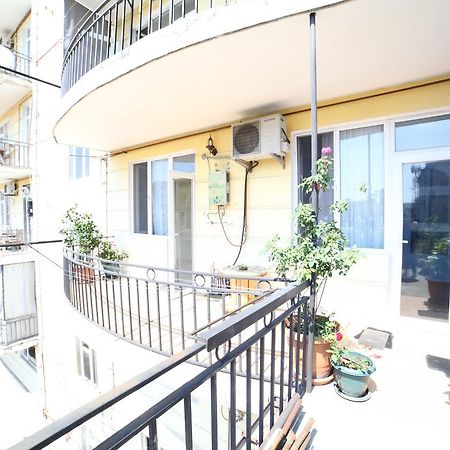 Apartment On Lermontova Batumi Exterior photo