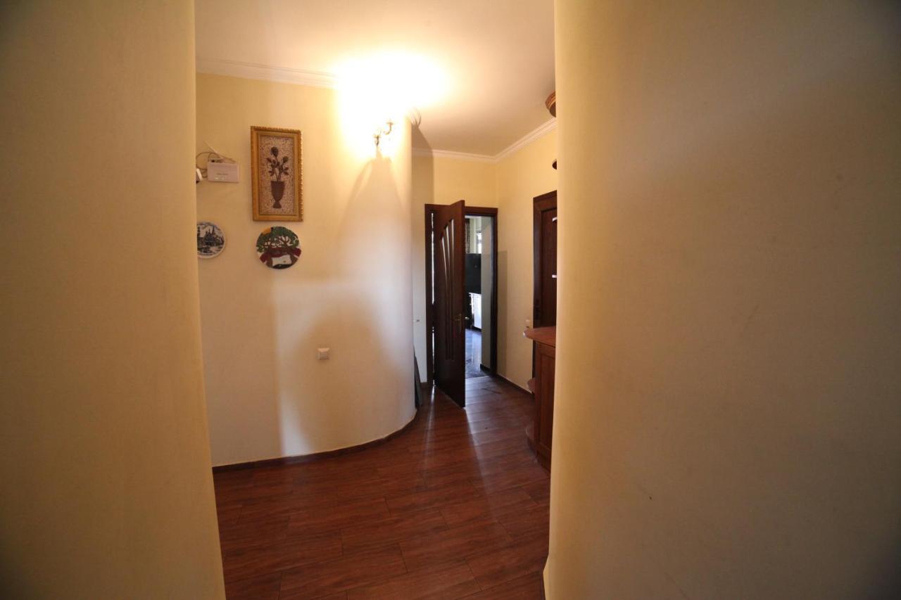 Apartment On Lermontova Batumi Exterior photo