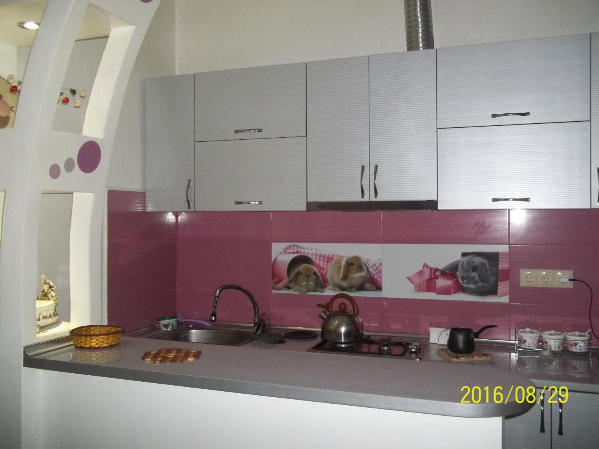 Apartment On Lermontova Batumi Exterior photo