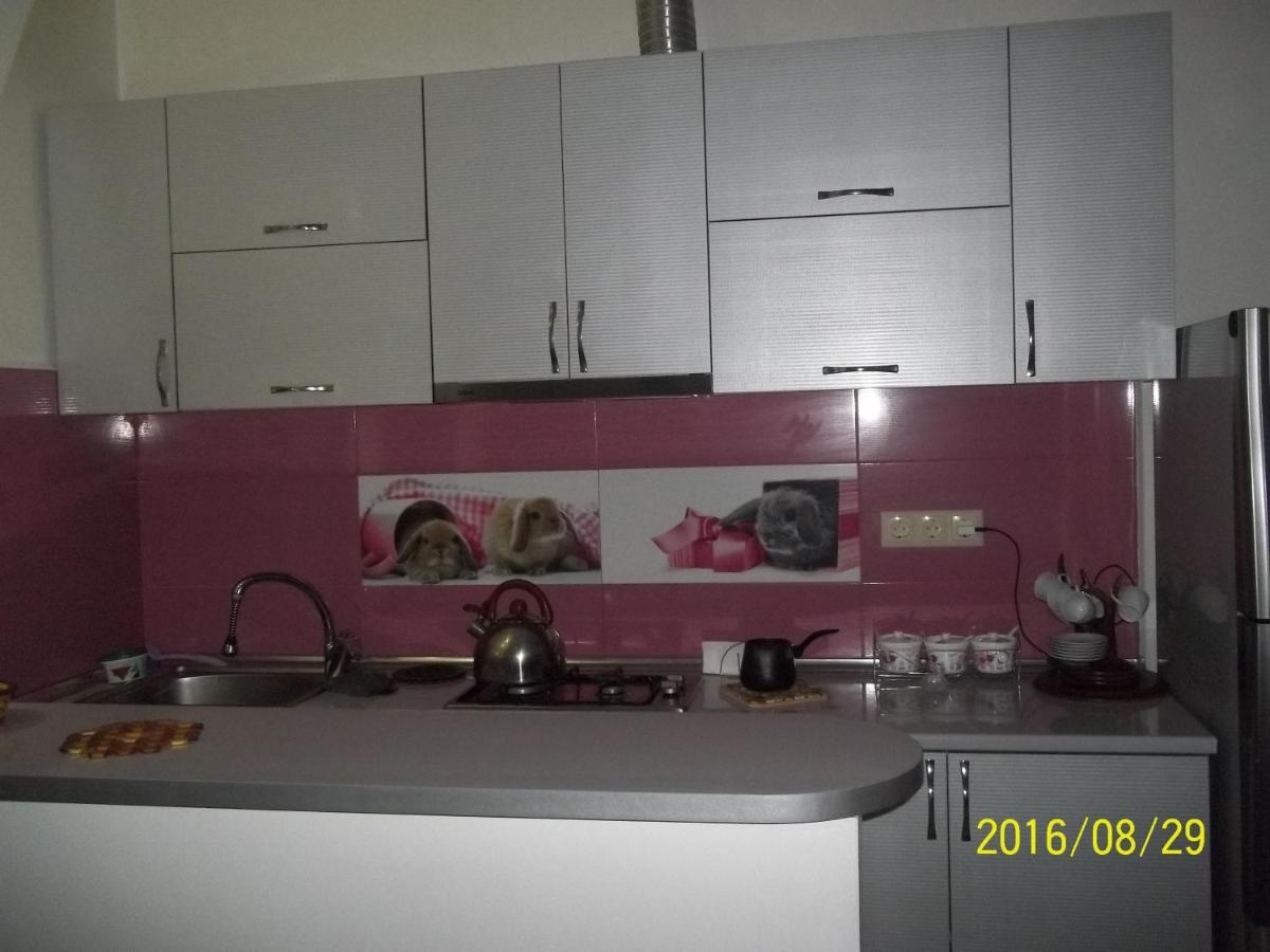 Apartment On Lermontova Batumi Exterior photo