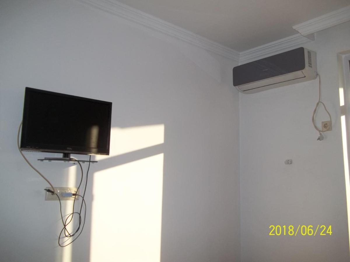 Apartment On Lermontova Batumi Exterior photo
