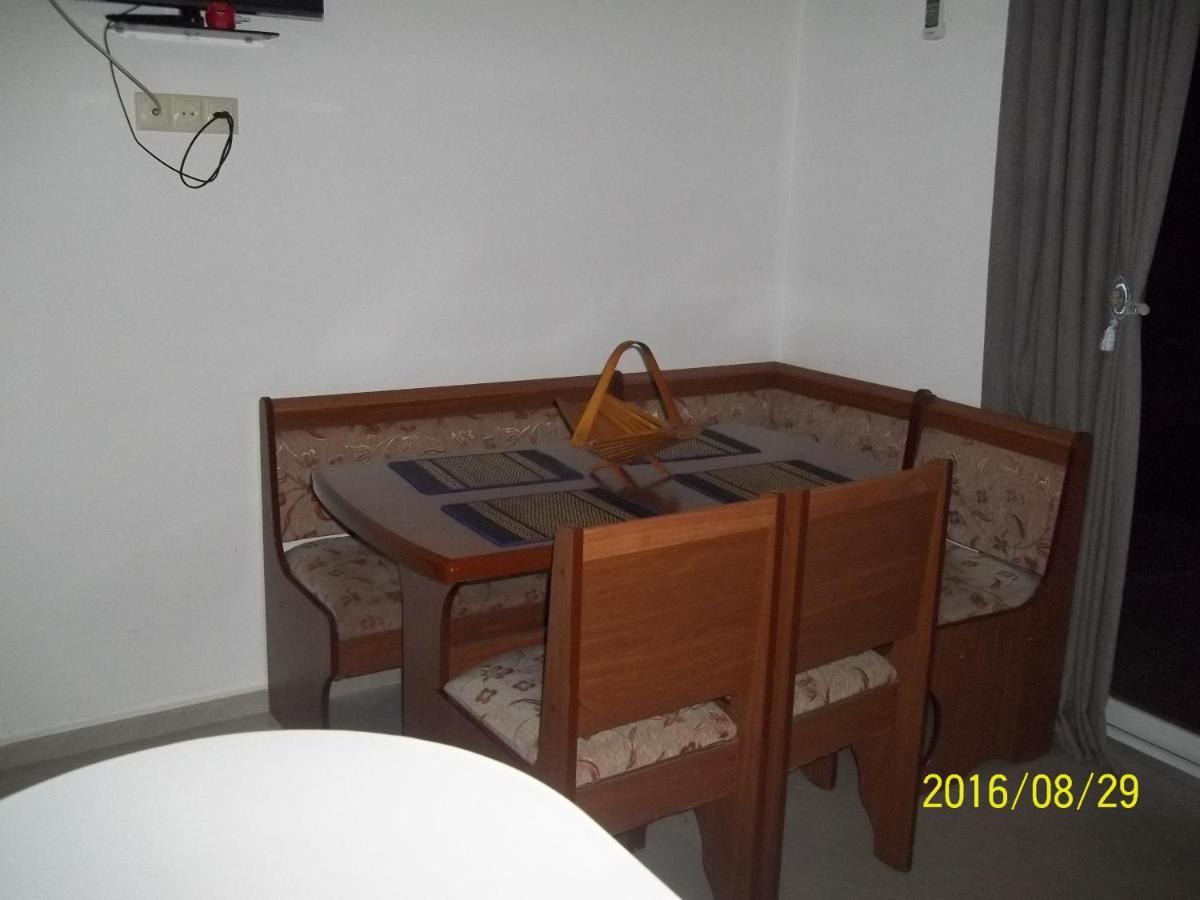 Apartment On Lermontova Batumi Exterior photo