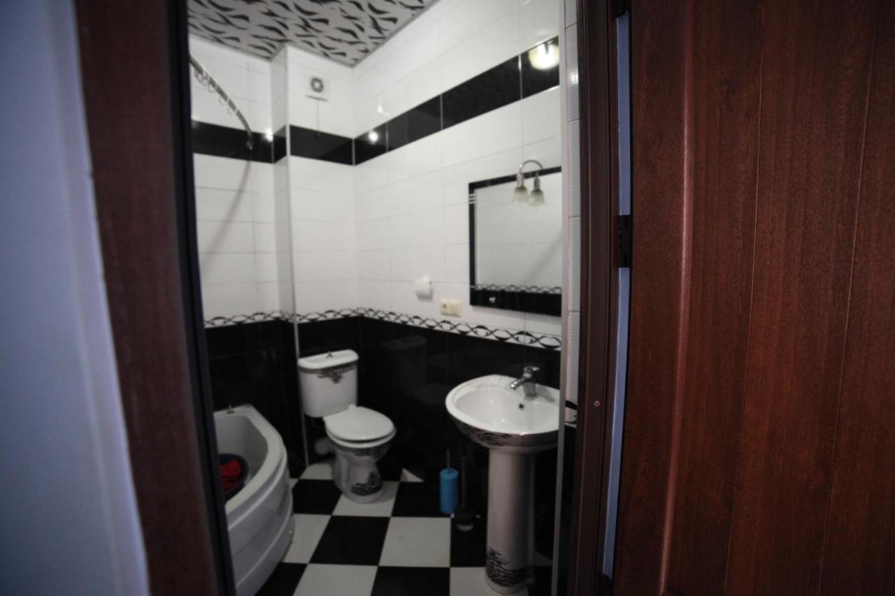 Apartment On Lermontova Batumi Exterior photo
