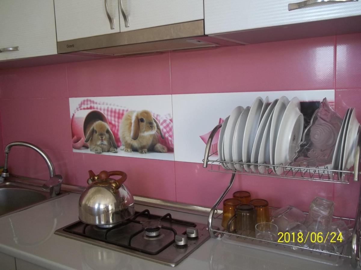 Apartment On Lermontova Batumi Exterior photo