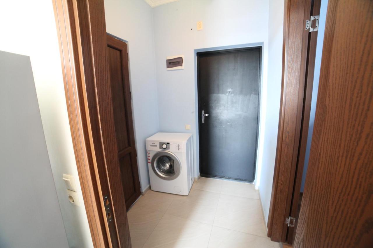 Apartment On Lermontova Batumi Exterior photo