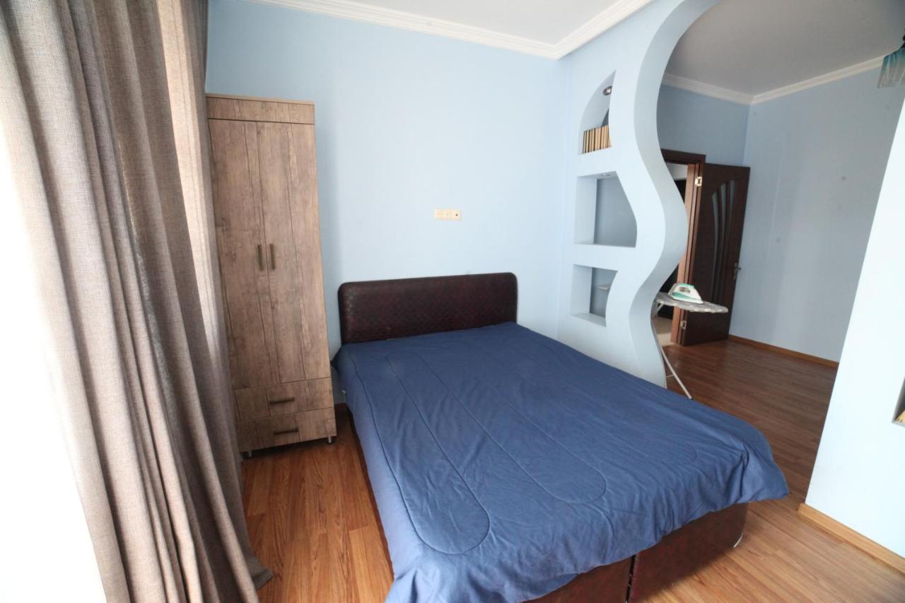 Apartment On Lermontova Batumi Exterior photo